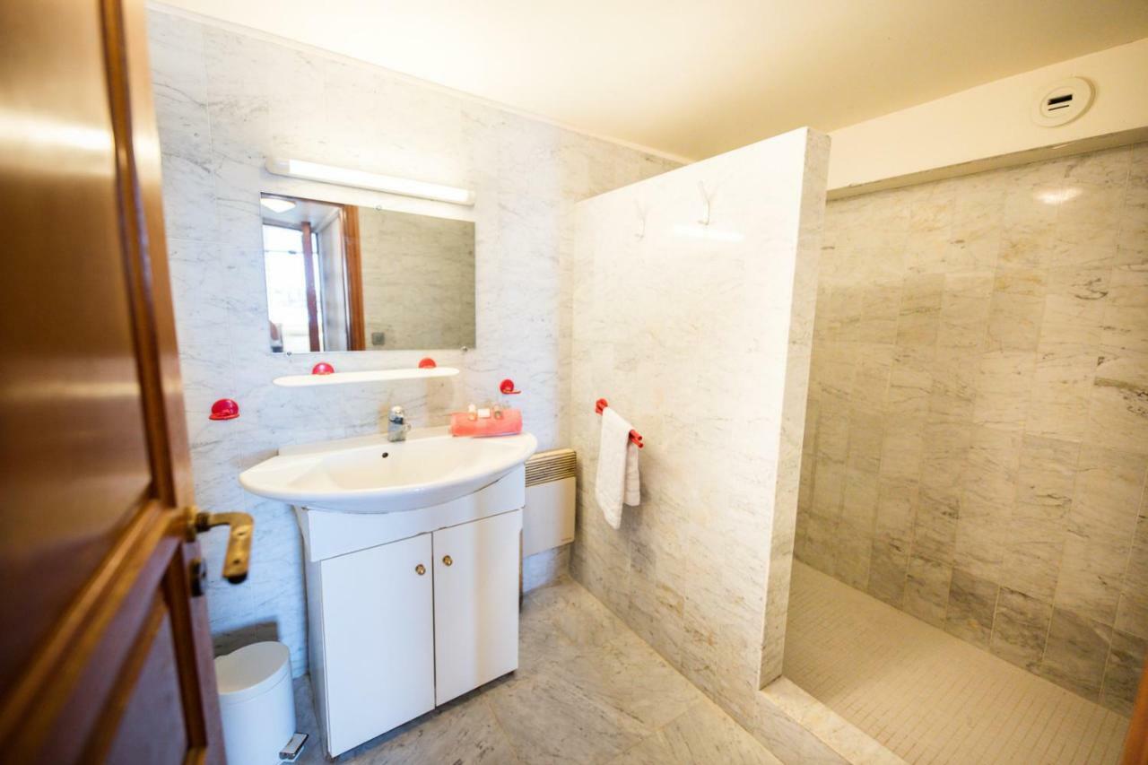 Quai Des Marinieres Ap2015 By Riviera Homes Apartment
