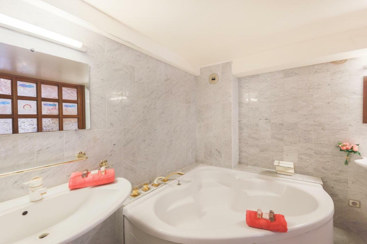 Quai Des Marinieres Ap2015 By Riviera Homes Apartment *